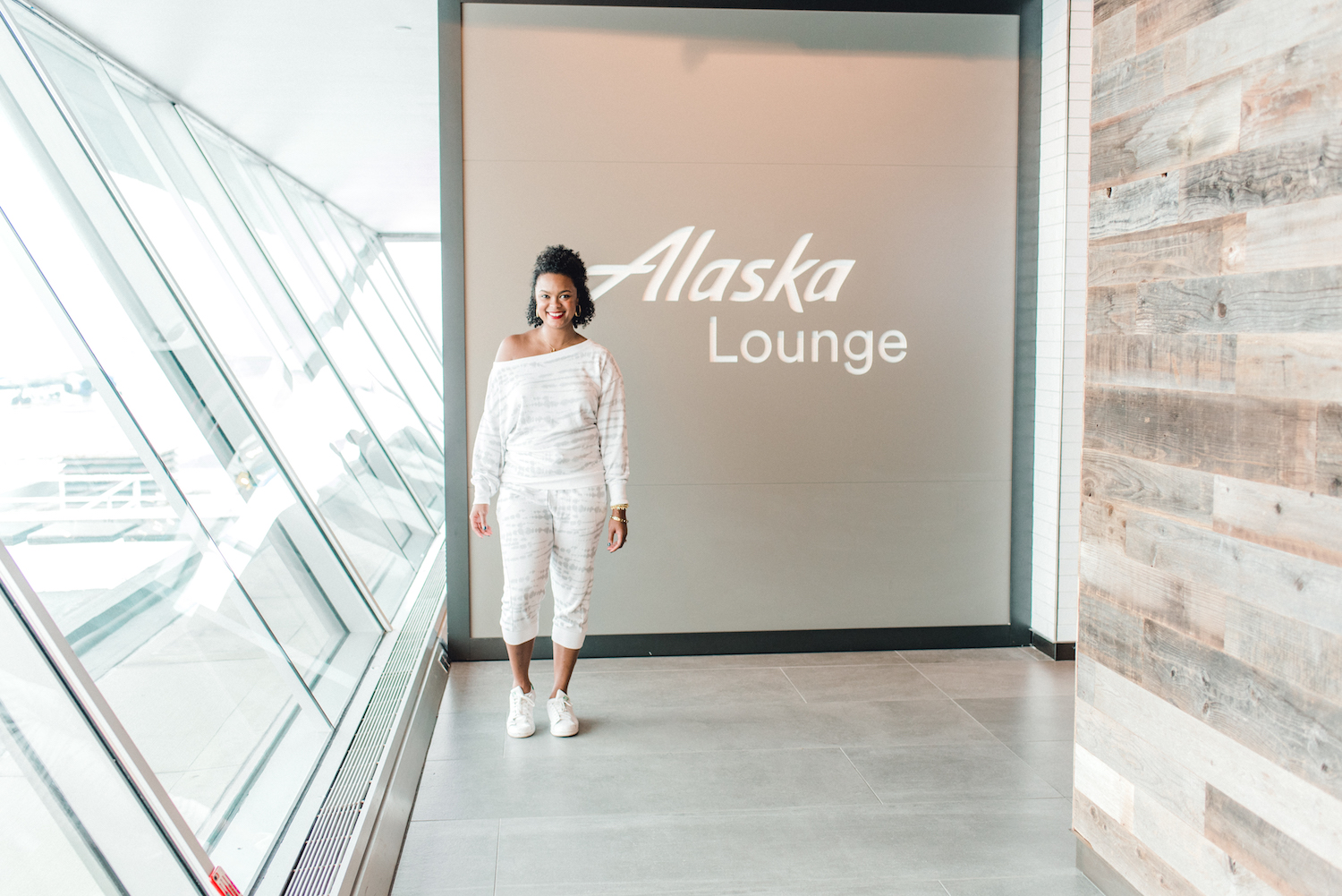 Alaska-Lounge-JFK-Airport Exterior Sign